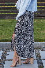 Smocking waist maxi skirt with side pocket
