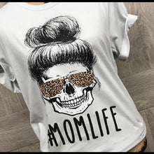 #MomLife Skull Bun Short Sleeve Tee